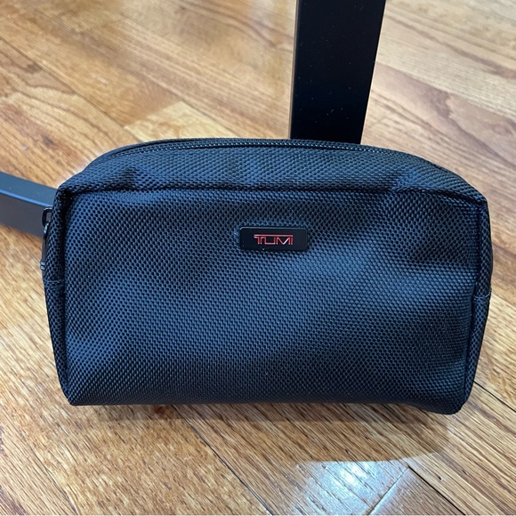 Tumi Travel Pouch - Picture 3 of 4